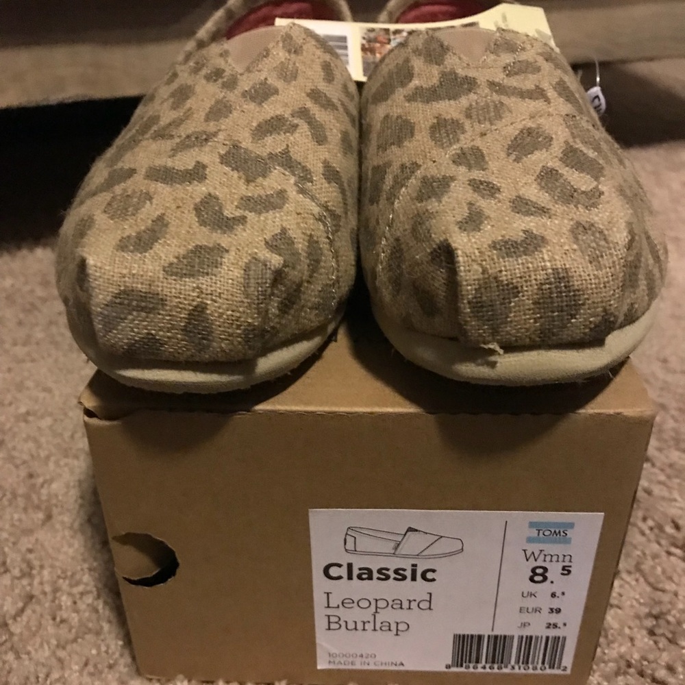 Classic Leopard Burlap Toms